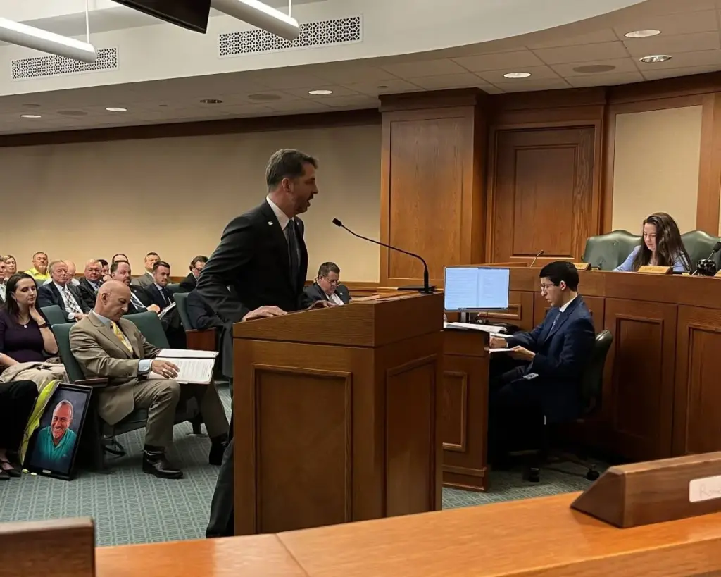 Shelby Williams testifying at the Texas Legislature